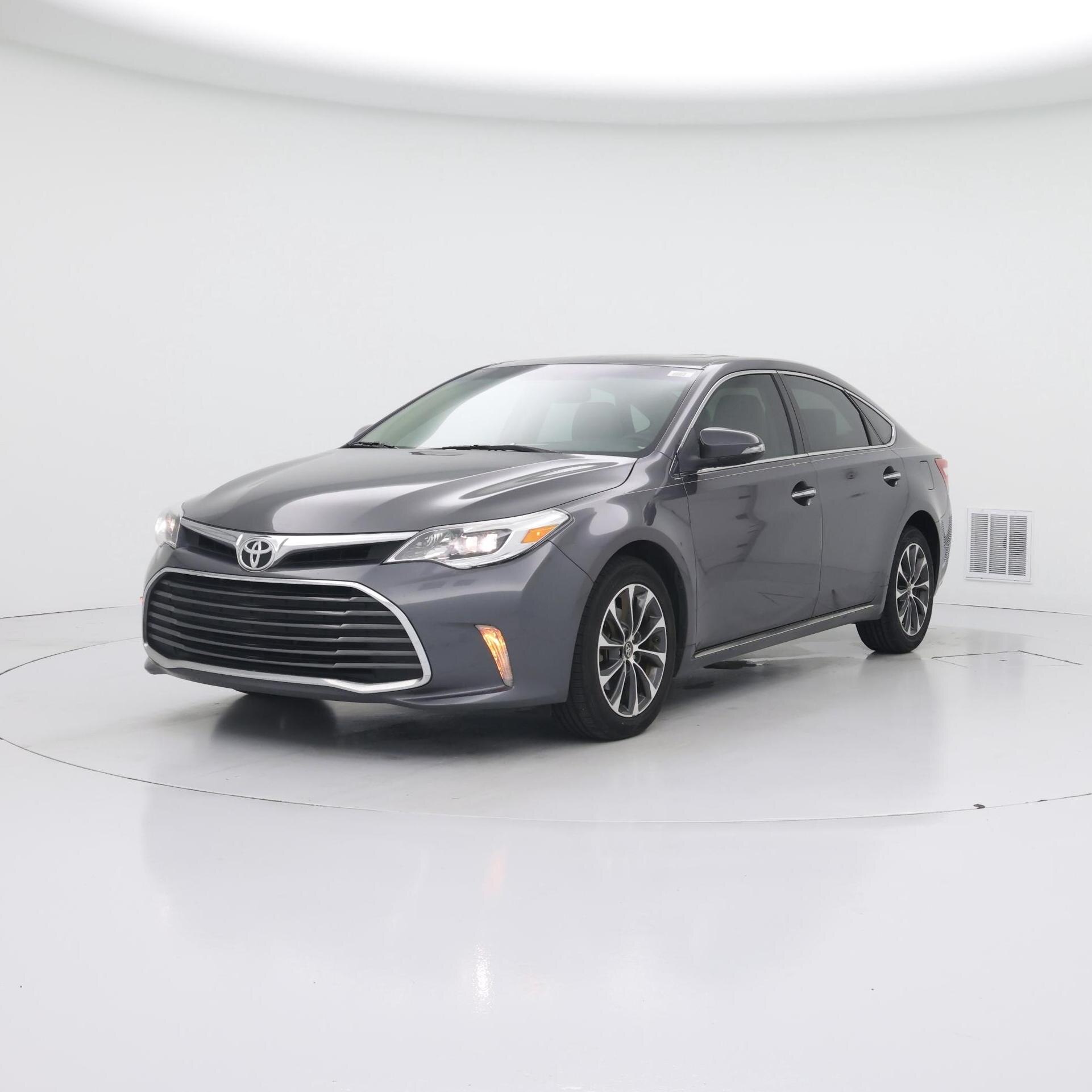 Thumbnail: 2016 Toyota Avalon - 4