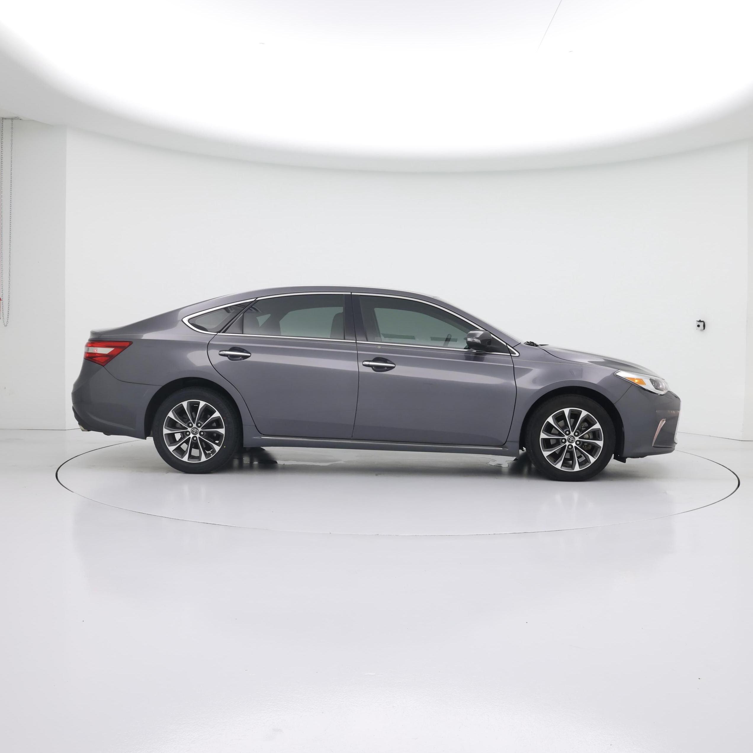 Thumbnail: 2016 Toyota Avalon - 7
