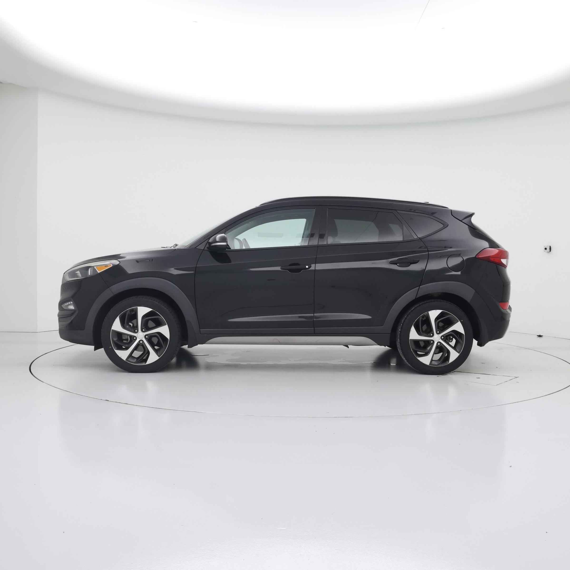 Thumbnail: 2018 Hyundai Tucson - 3