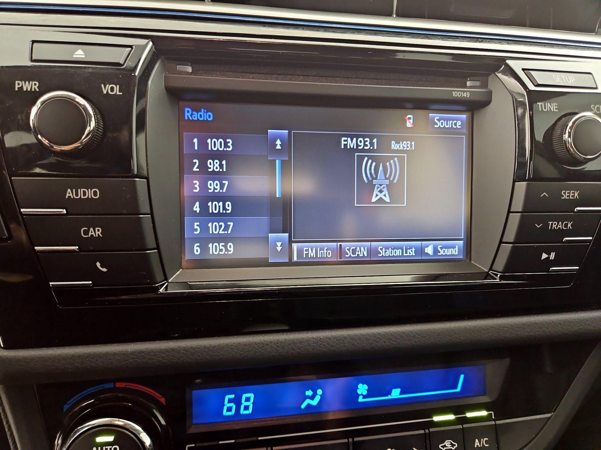 Thumbnail: 2015 Toyota Corolla - 15