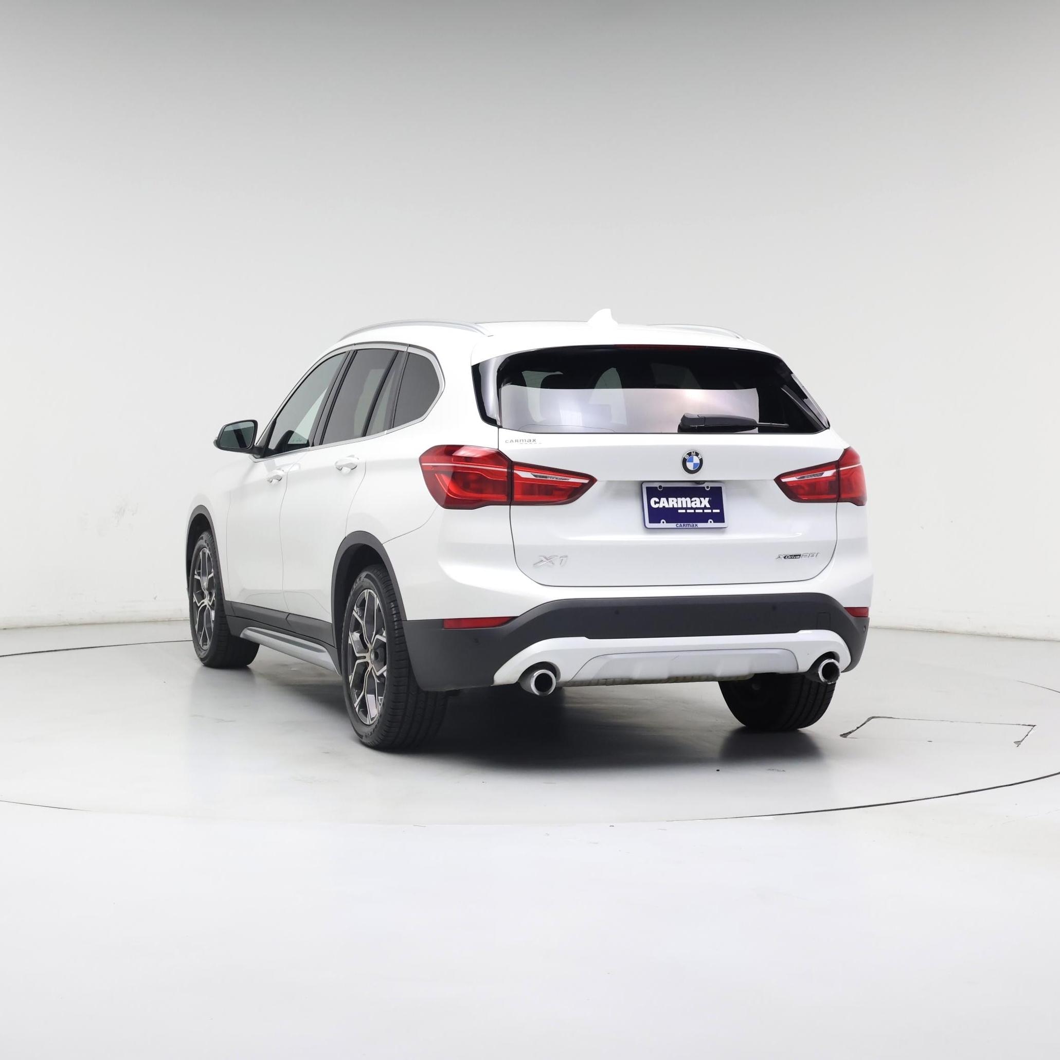 Thumbnail: 2021 BMW X1 - 2