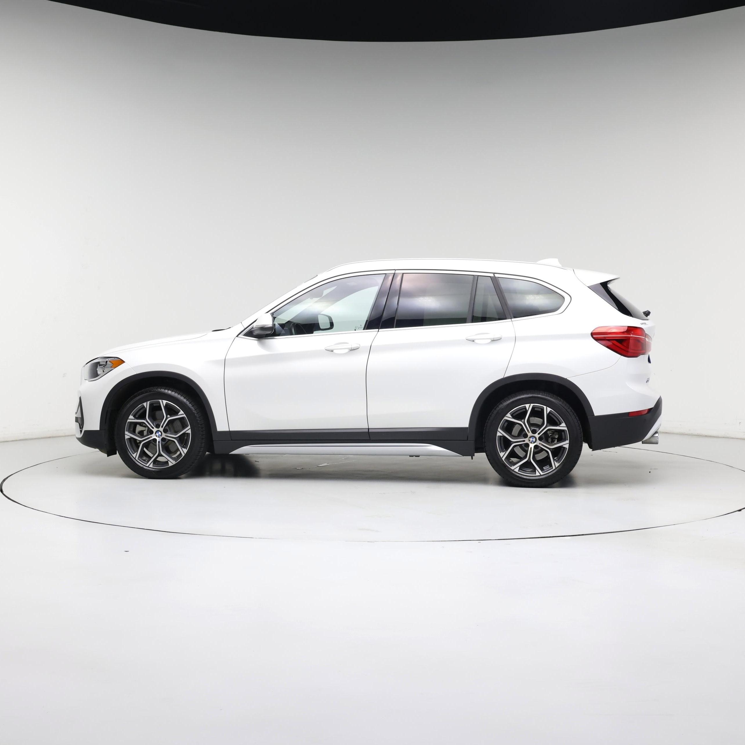 Thumbnail: 2021 BMW X1 - 3
