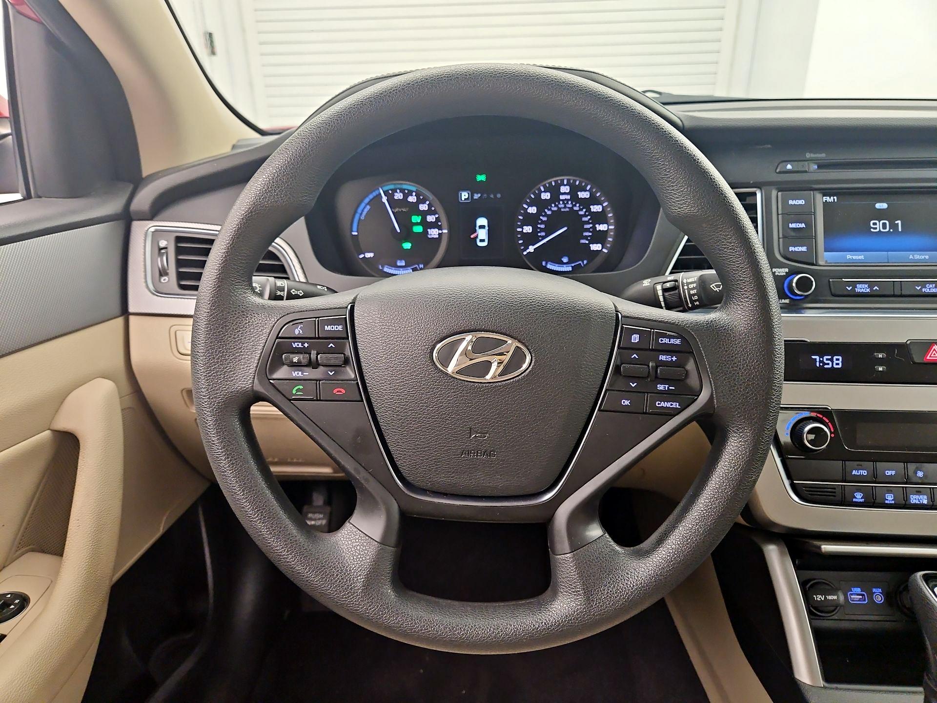 Thumbnail: 2016 Hyundai Sonata - 10