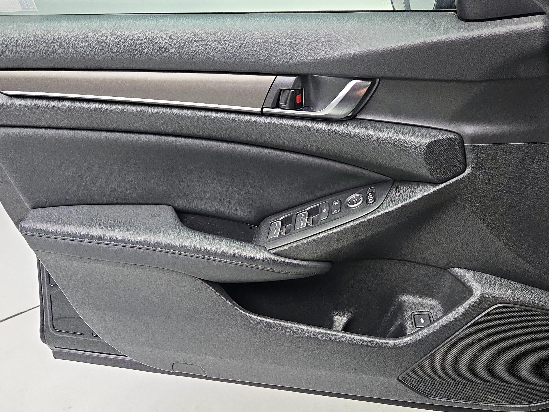 Thumbnail: 2018 Honda Accord - 12