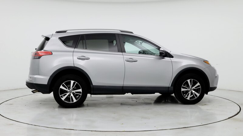 2017 Toyota RAV4 XLE 7