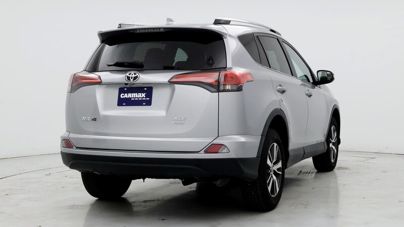 2017 Toyota RAV4 XLE 8