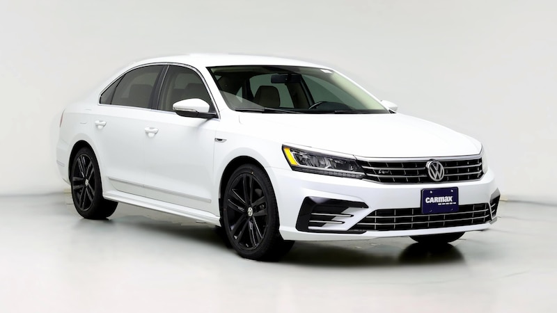 2017 Volkswagen Passat R-Line Hero Image