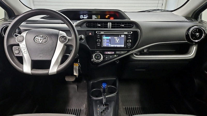 2016 Toyota Prius c Two 9