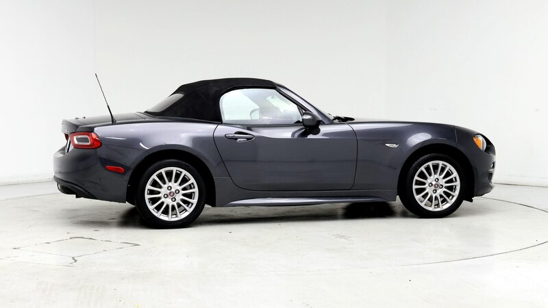 2017 Fiat 124 Spider Classica 7