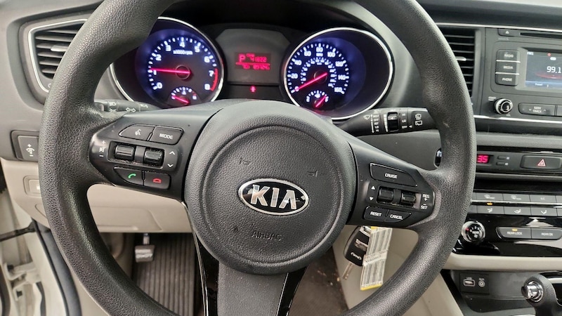 2016 Kia Sedona L 10