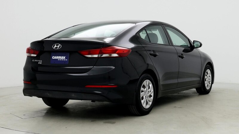 2018 Hyundai Elantra SE 8