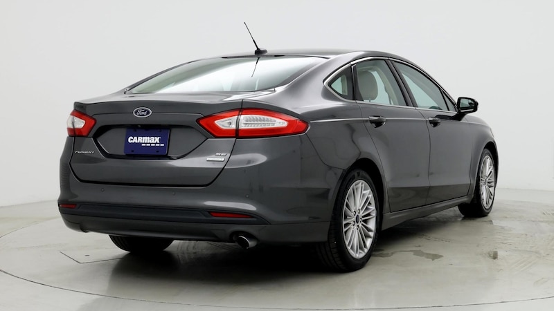 2016 Ford Fusion SE 8