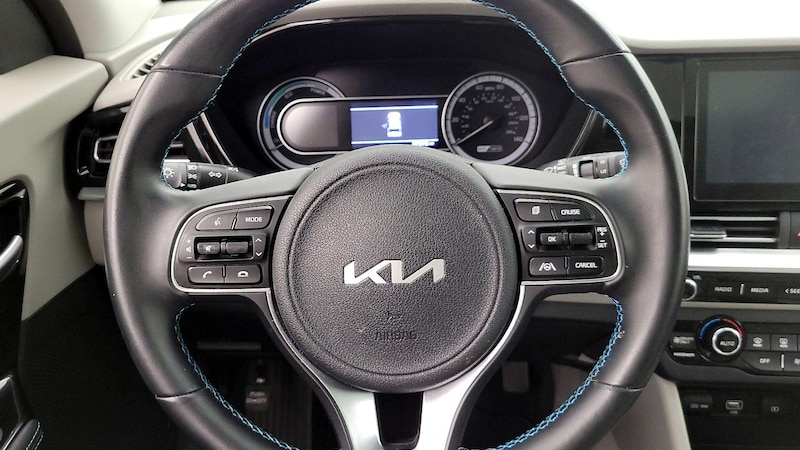 2022 Kia Niro LXS 10