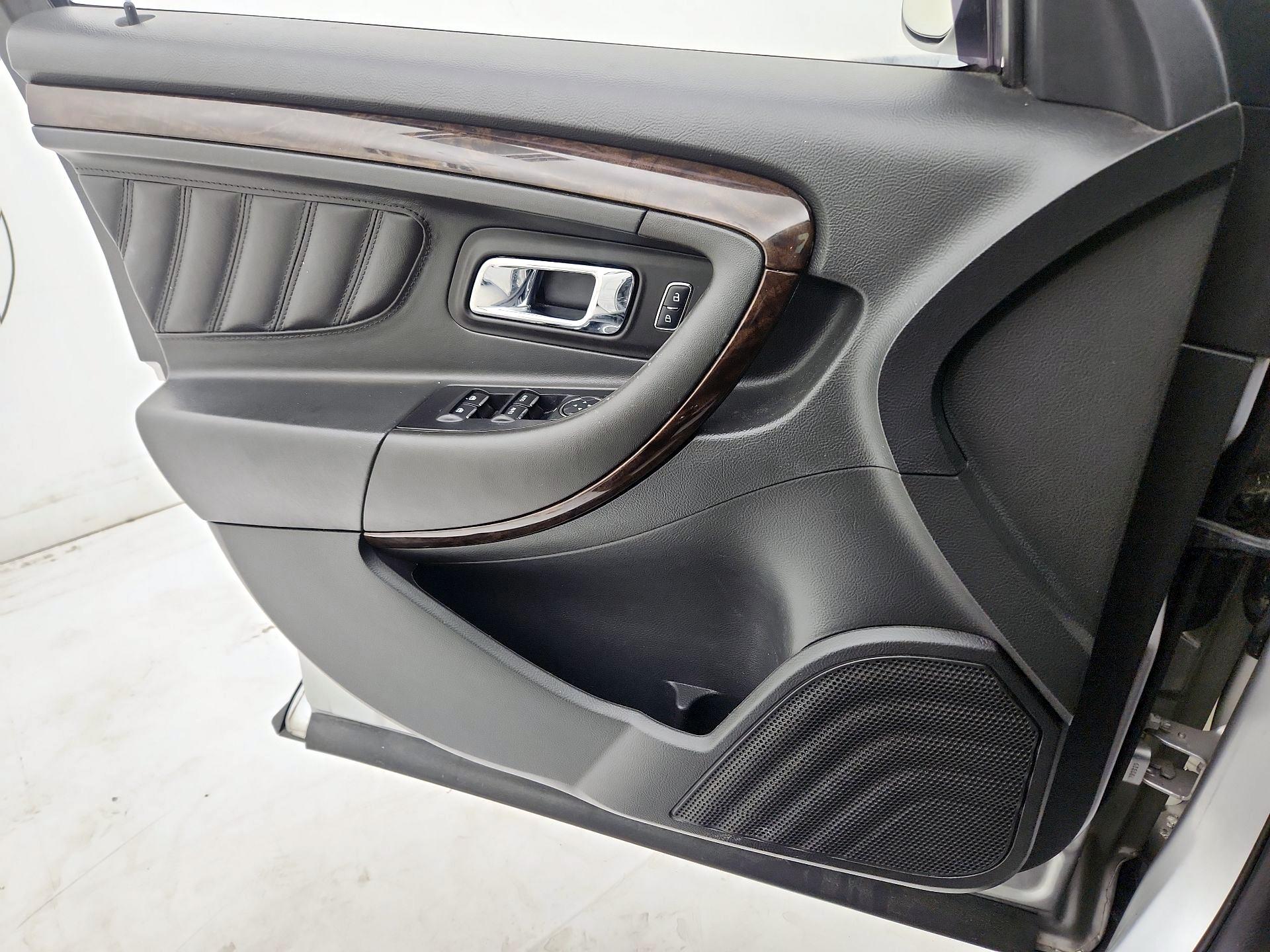 Thumbnail: 2019 Ford Taurus - 12
