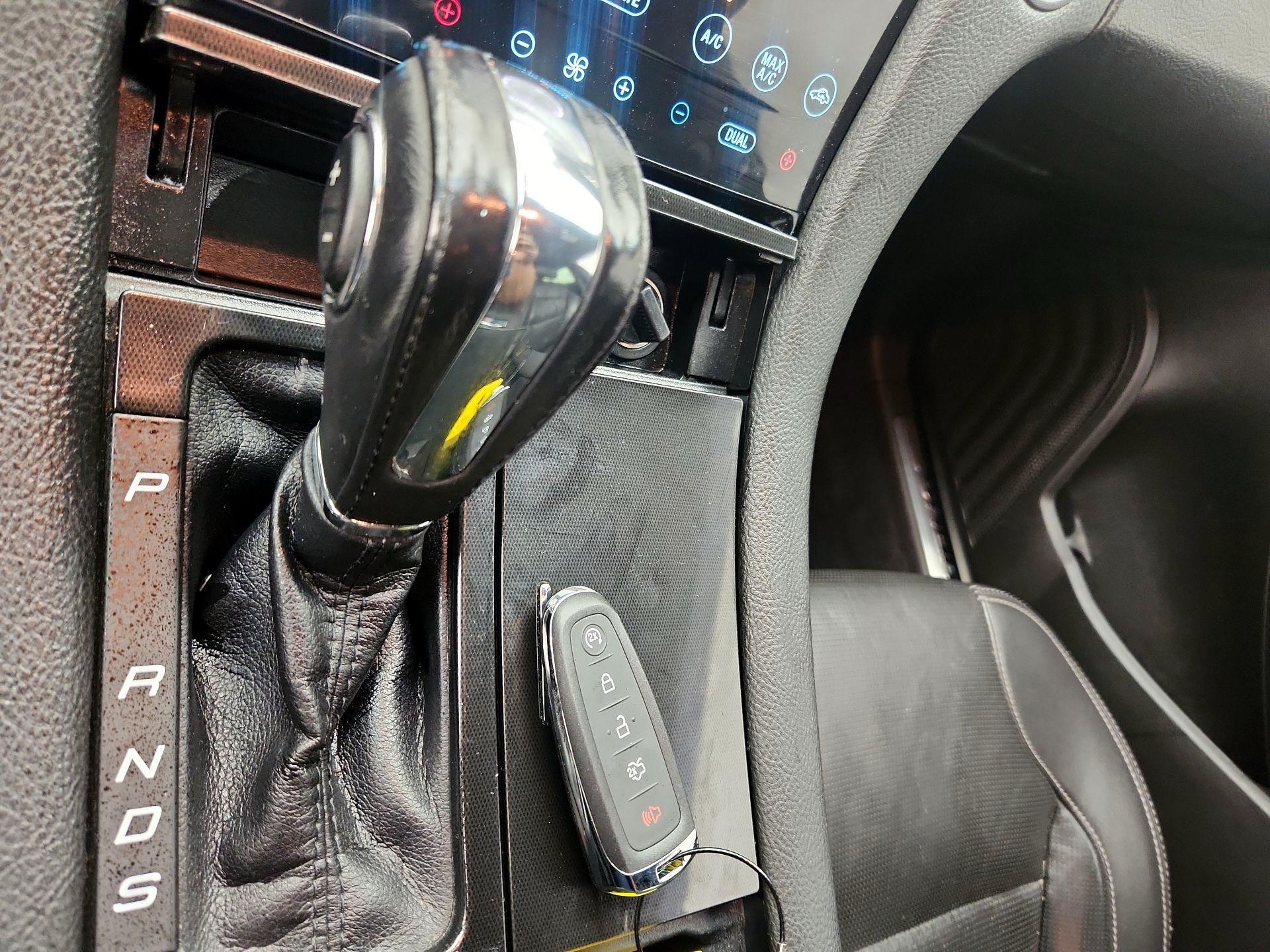 Thumbnail: 2019 Ford Taurus - 18