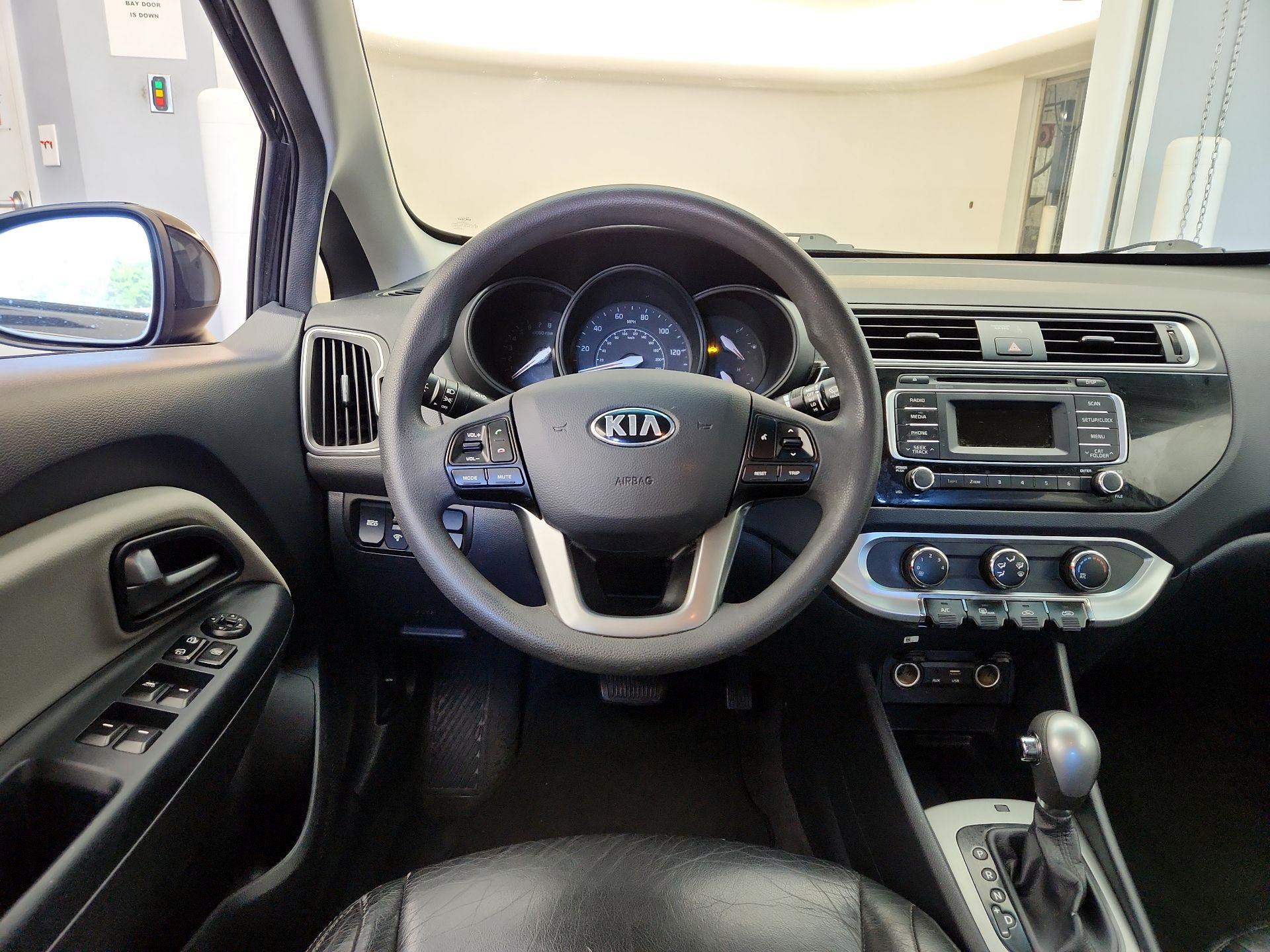 Thumbnail: 2017 Kia Rio - 10