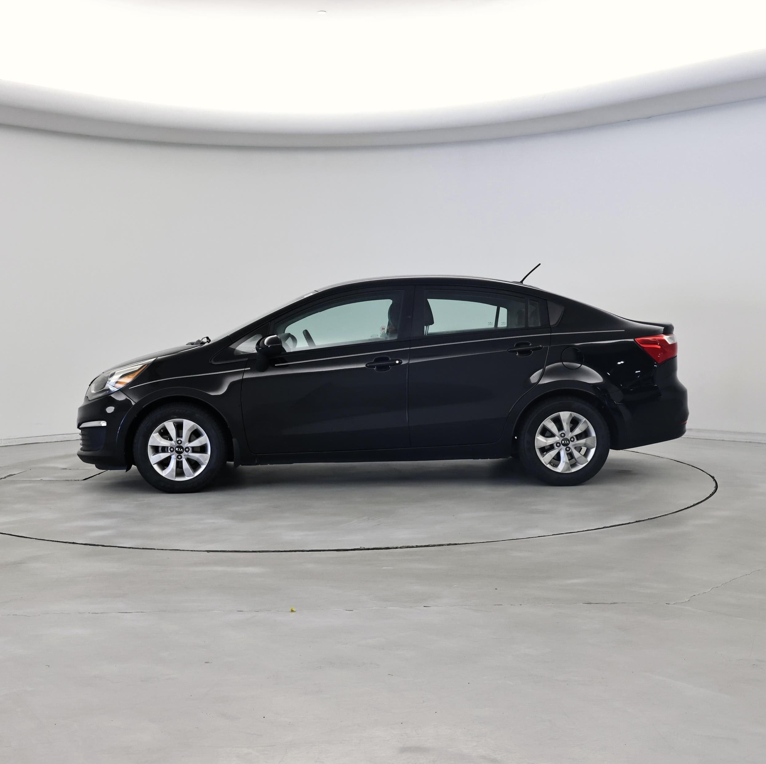 Thumbnail: 2017 Kia Rio - 3