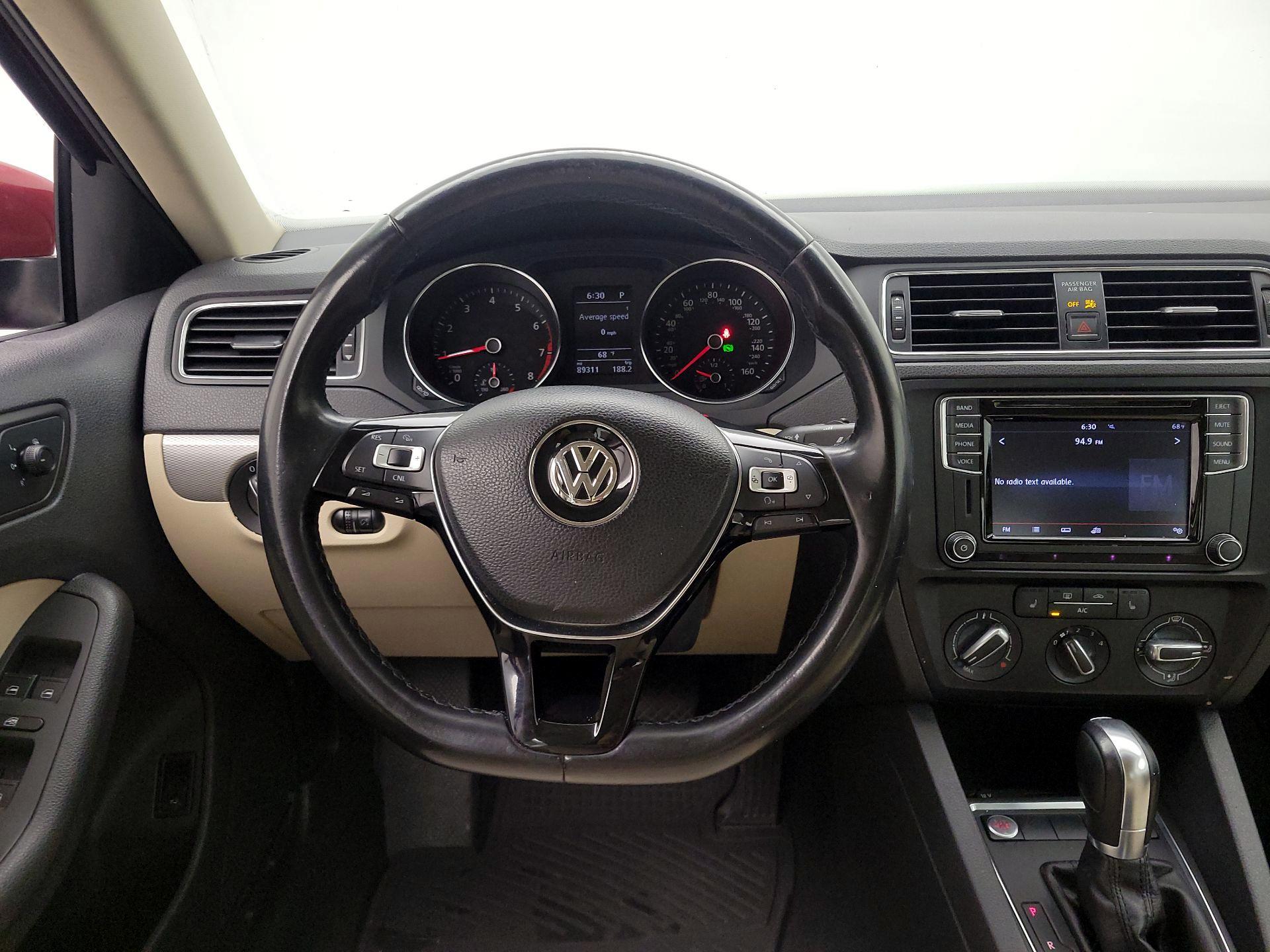 Thumbnail: 2017 Volkswagen Jetta - 10