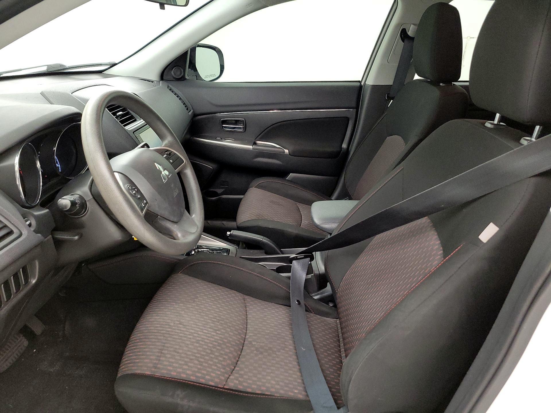 Thumbnail: 2019 Mitsubishi Outlander Sport - 11