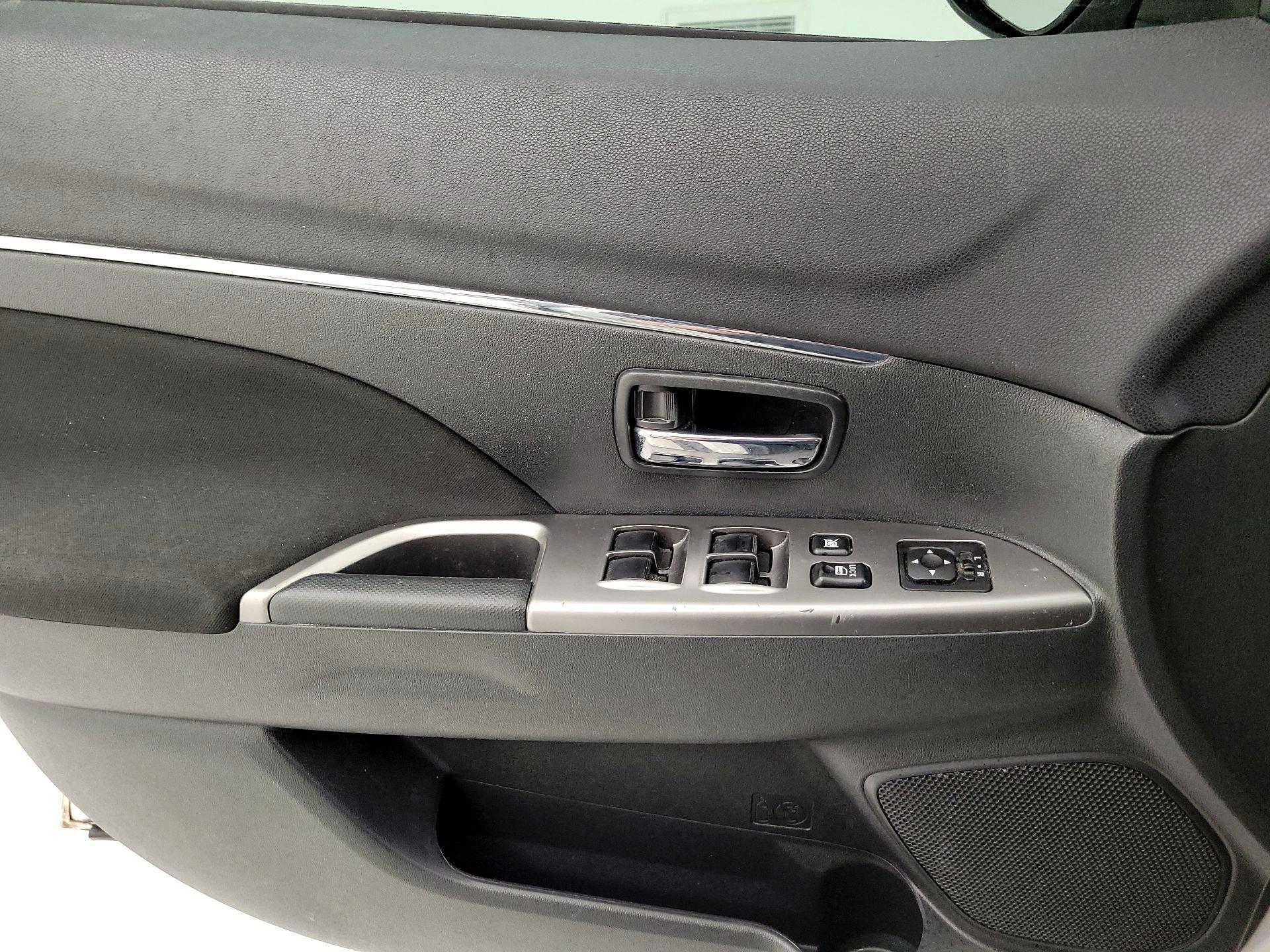 Thumbnail: 2019 Mitsubishi Outlander Sport - 12