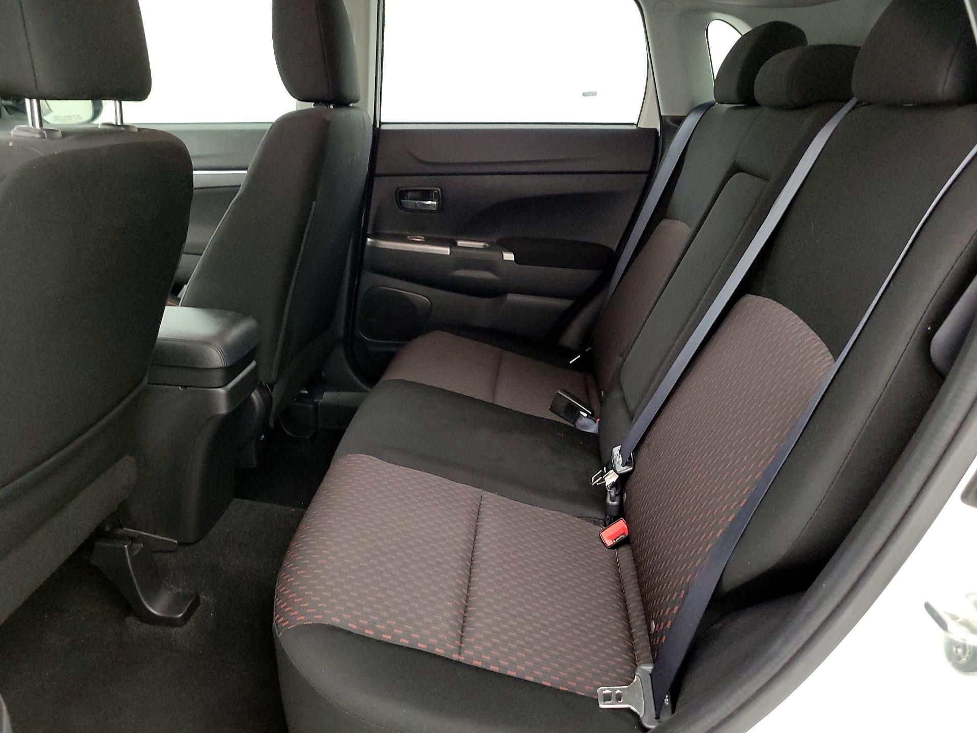 Thumbnail: 2019 Mitsubishi Outlander Sport - 19