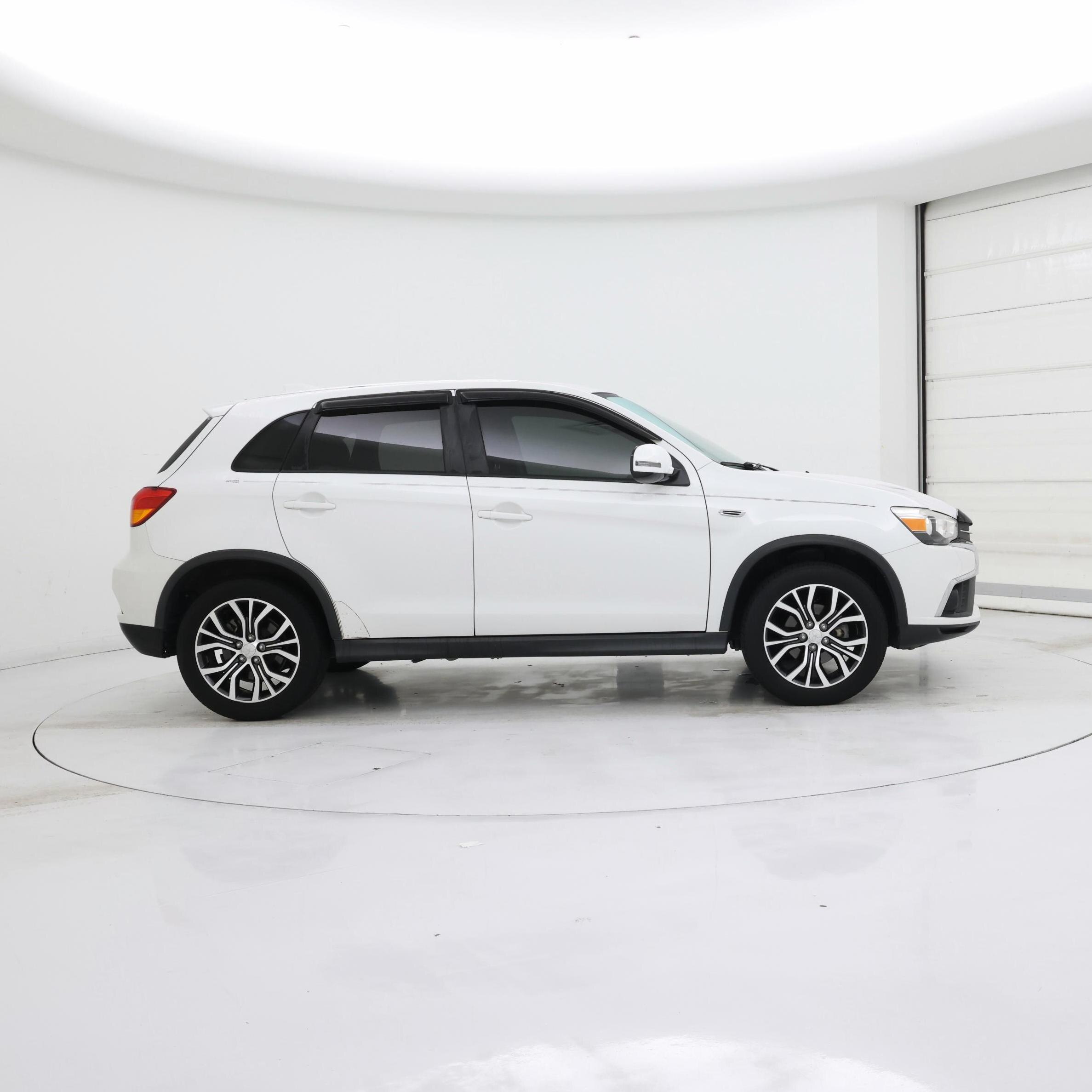 Thumbnail: 2019 Mitsubishi Outlander Sport - 7