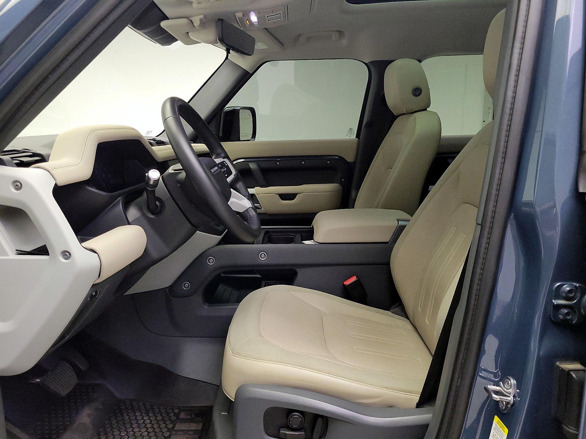 Thumbnail: 2020 Land Rover Defender - 11