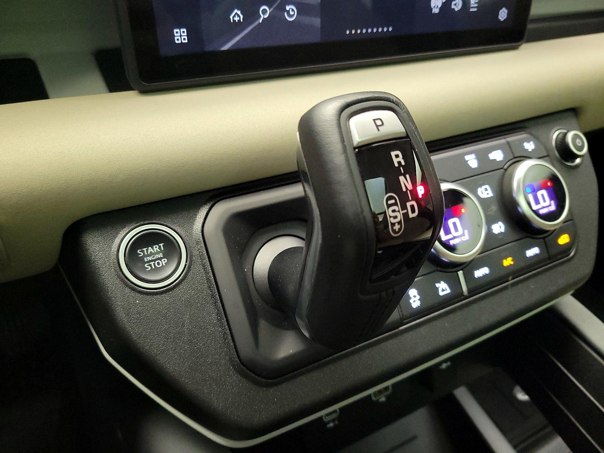 Thumbnail: 2020 Land Rover Defender - 18