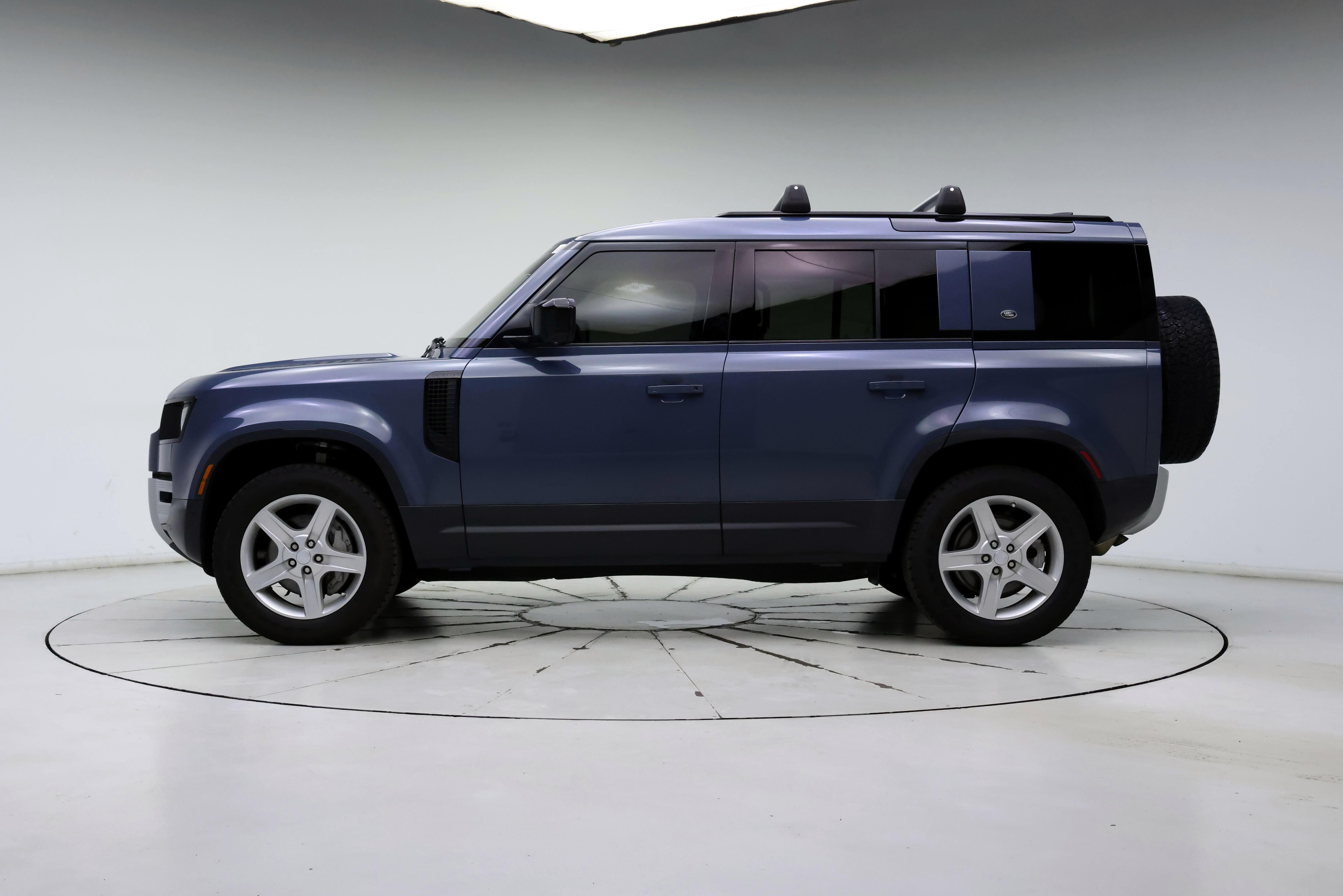 Thumbnail: 2020 Land Rover Defender - 3