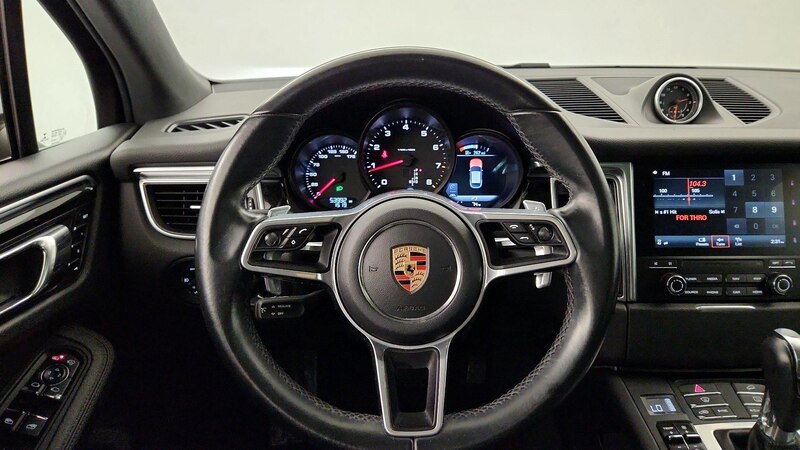 2017 Porsche Macan  10