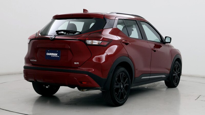 2023 Nissan Kicks SR 8