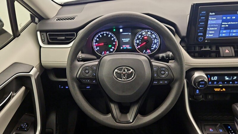 2022 Toyota RAV4 XLE 10