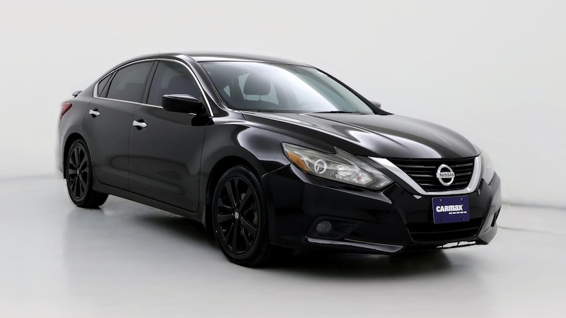 2017 Nissan Altima SR Hero Image