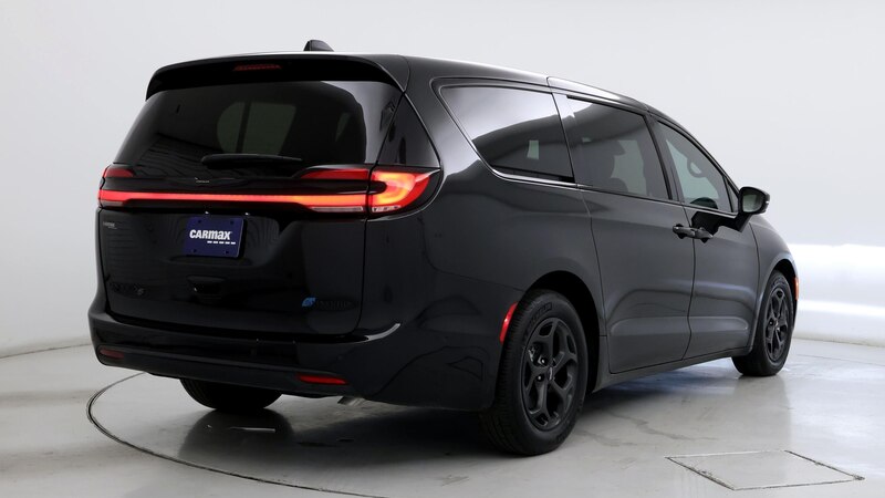 2023 Chrysler Pacifica Hybrid Touring L 8