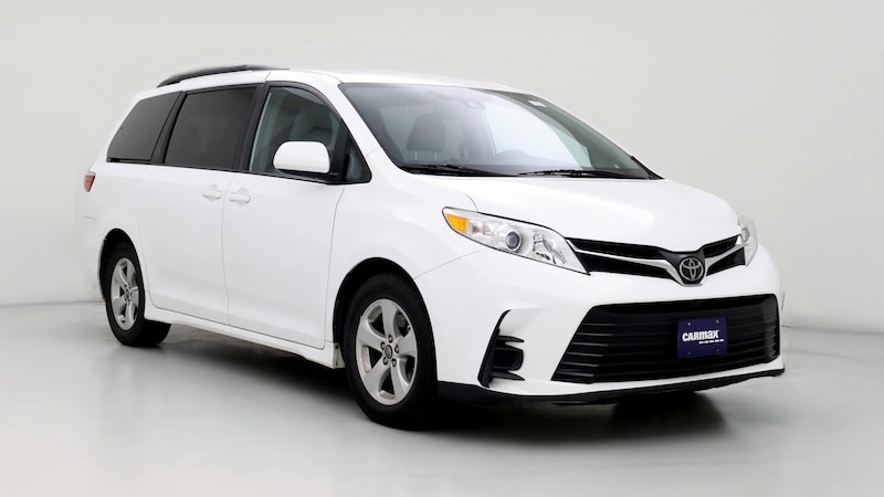 2019 Toyota Sienna LE Hero Image