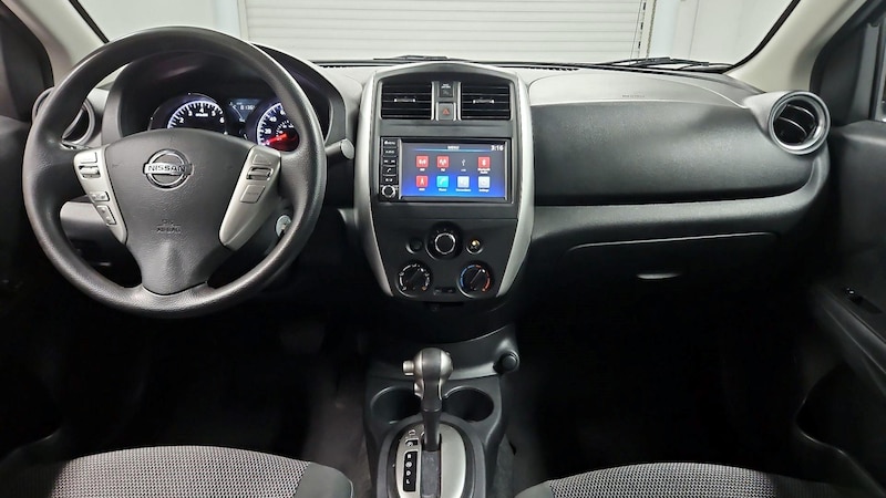 2019 Nissan Versa SV 9