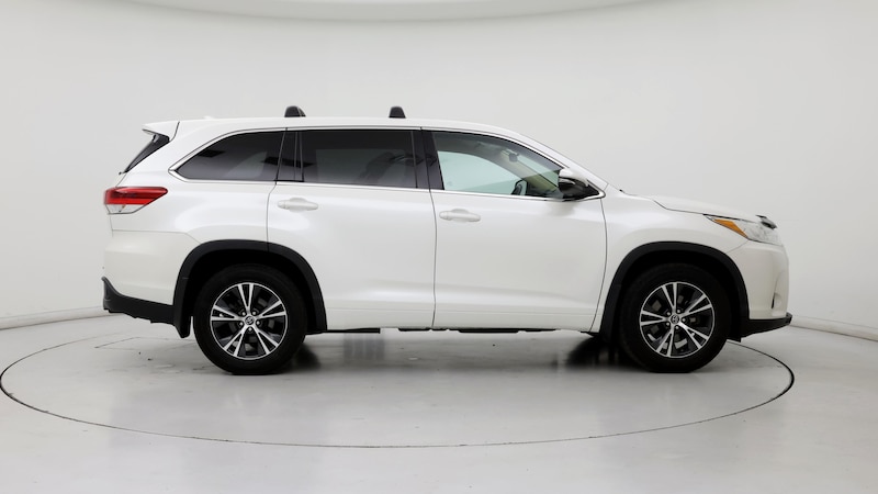 2017 Toyota Highlander LE 7