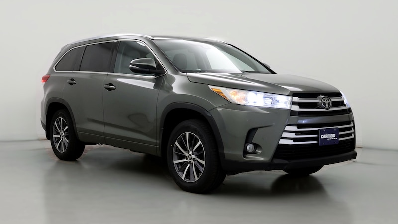 2017 Toyota Highlander XLE Hero Image