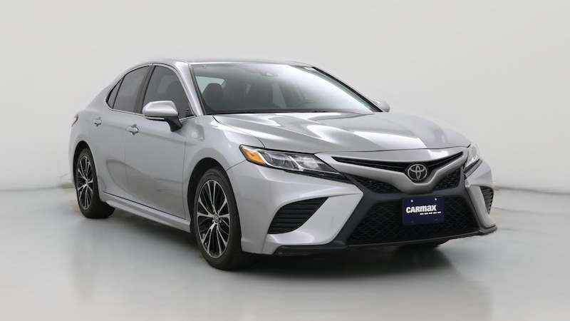 2020 Toyota Camry SE Hero Image