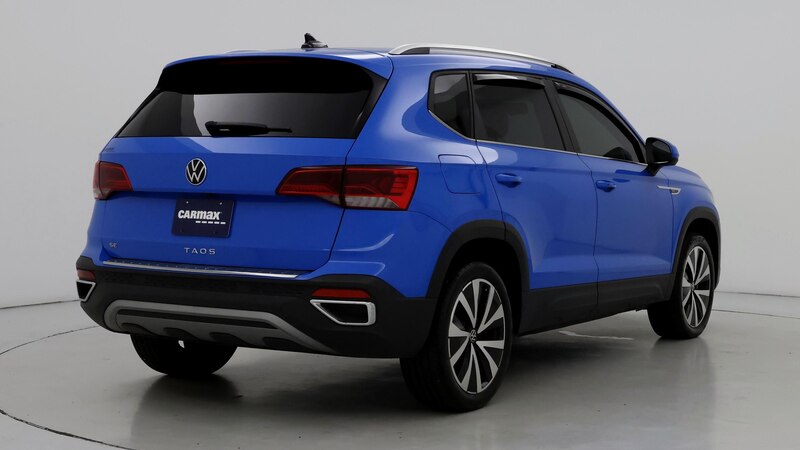 2022 Volkswagen Taos SE 8