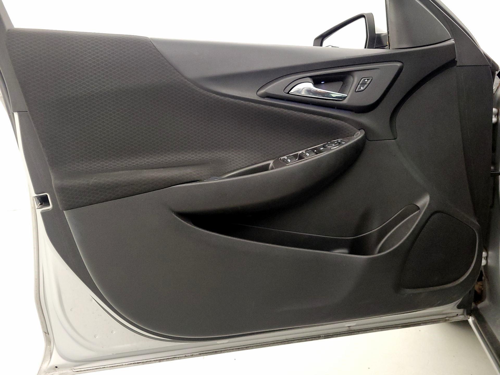 Thumbnail: 2017 Chevrolet Malibu - 12