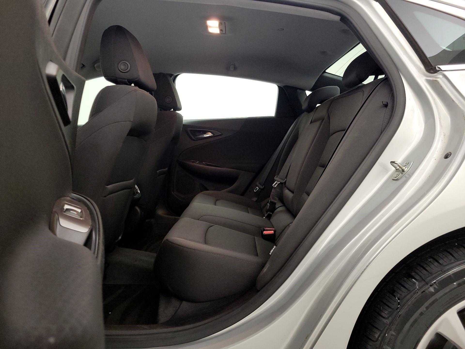 Thumbnail: 2017 Chevrolet Malibu - 19