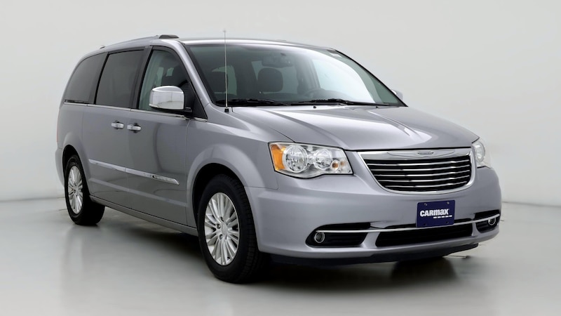 2016 Chrysler Town & Country  Hero Image