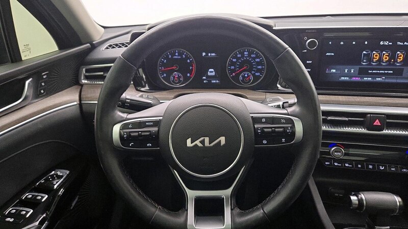 2022 Kia K5 EX 10