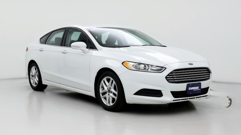 2016 Ford Fusion SE Hero Image