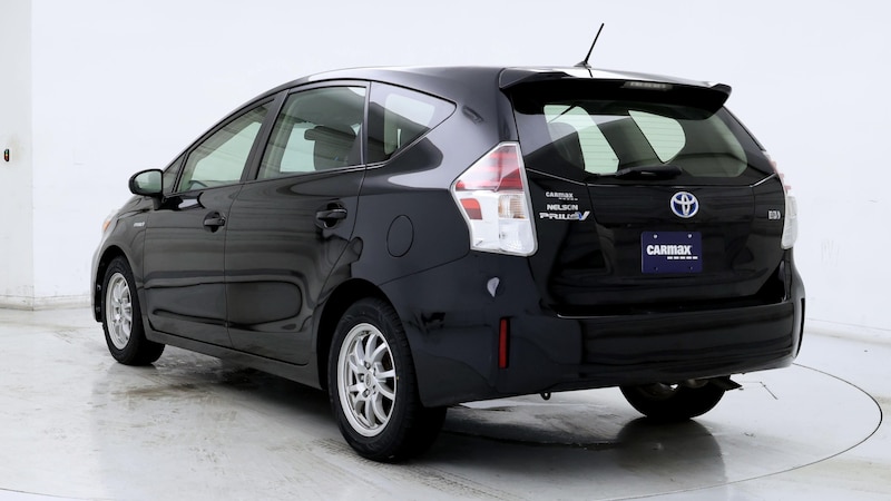 2016 Toyota Prius v Two 2