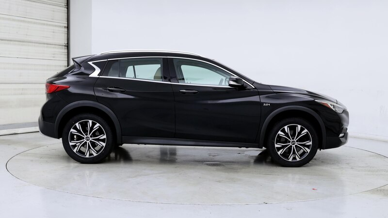 2017 INFINITI QX30 Premium 7