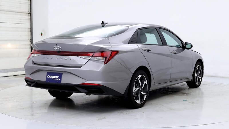 2023 Hyundai Elantra SEL 8