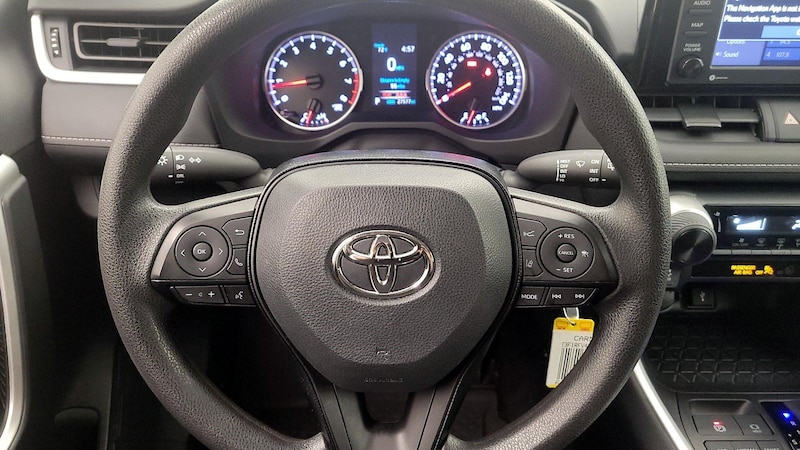 2020 Toyota RAV4 LE 10