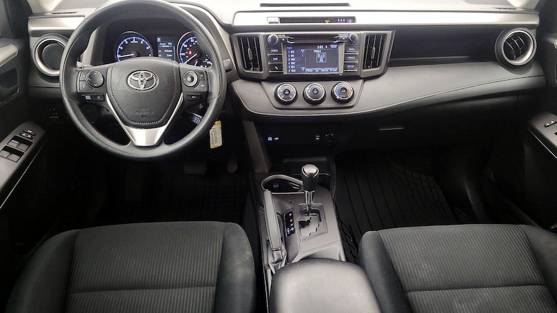 2017 Toyota RAV4 LE 9